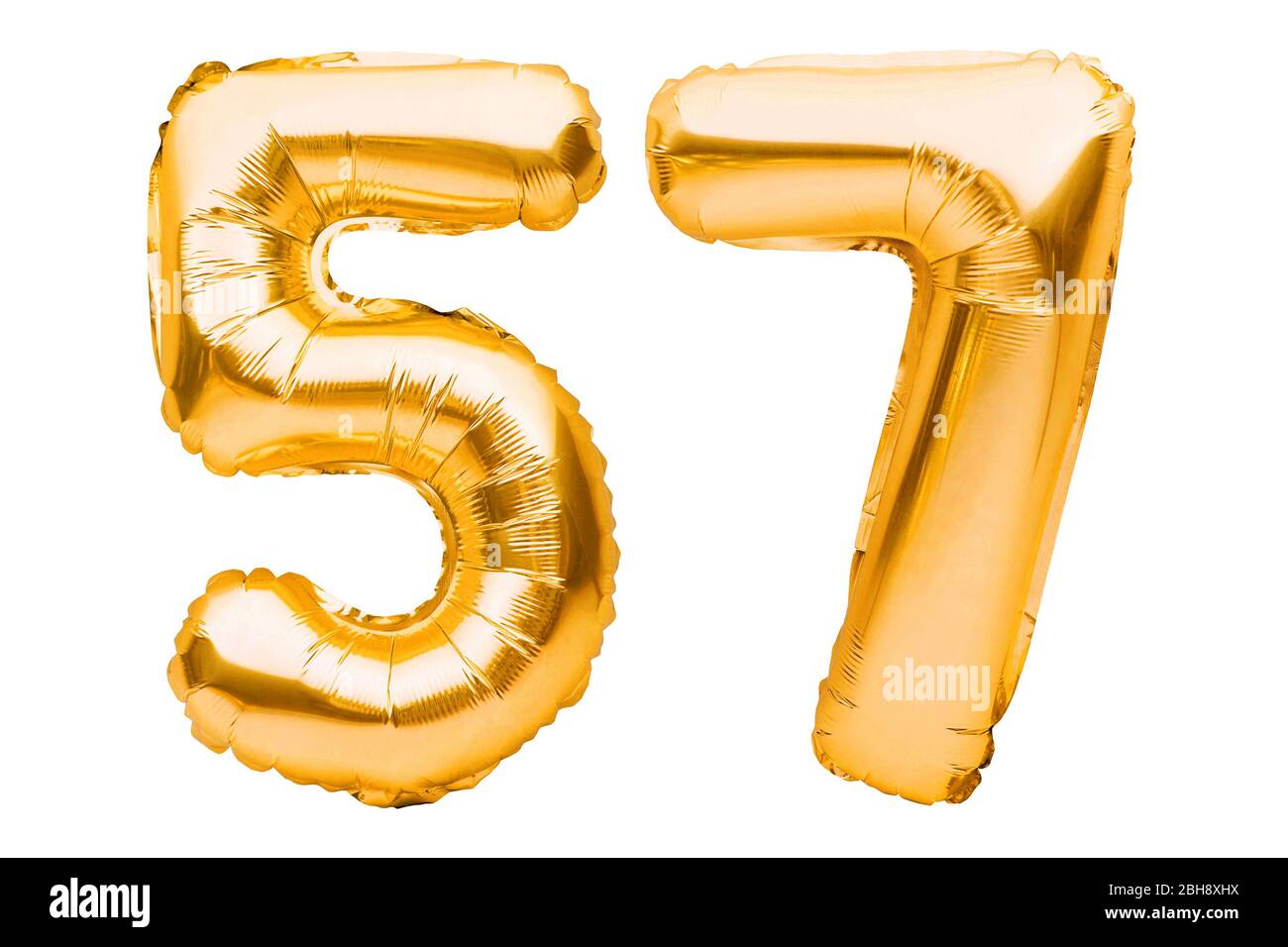 Número 57 cincuenta y siete hechos de globos inflables dorados aislados Número 57 cincuenta y siete hechos de globos inflables dorados aislados