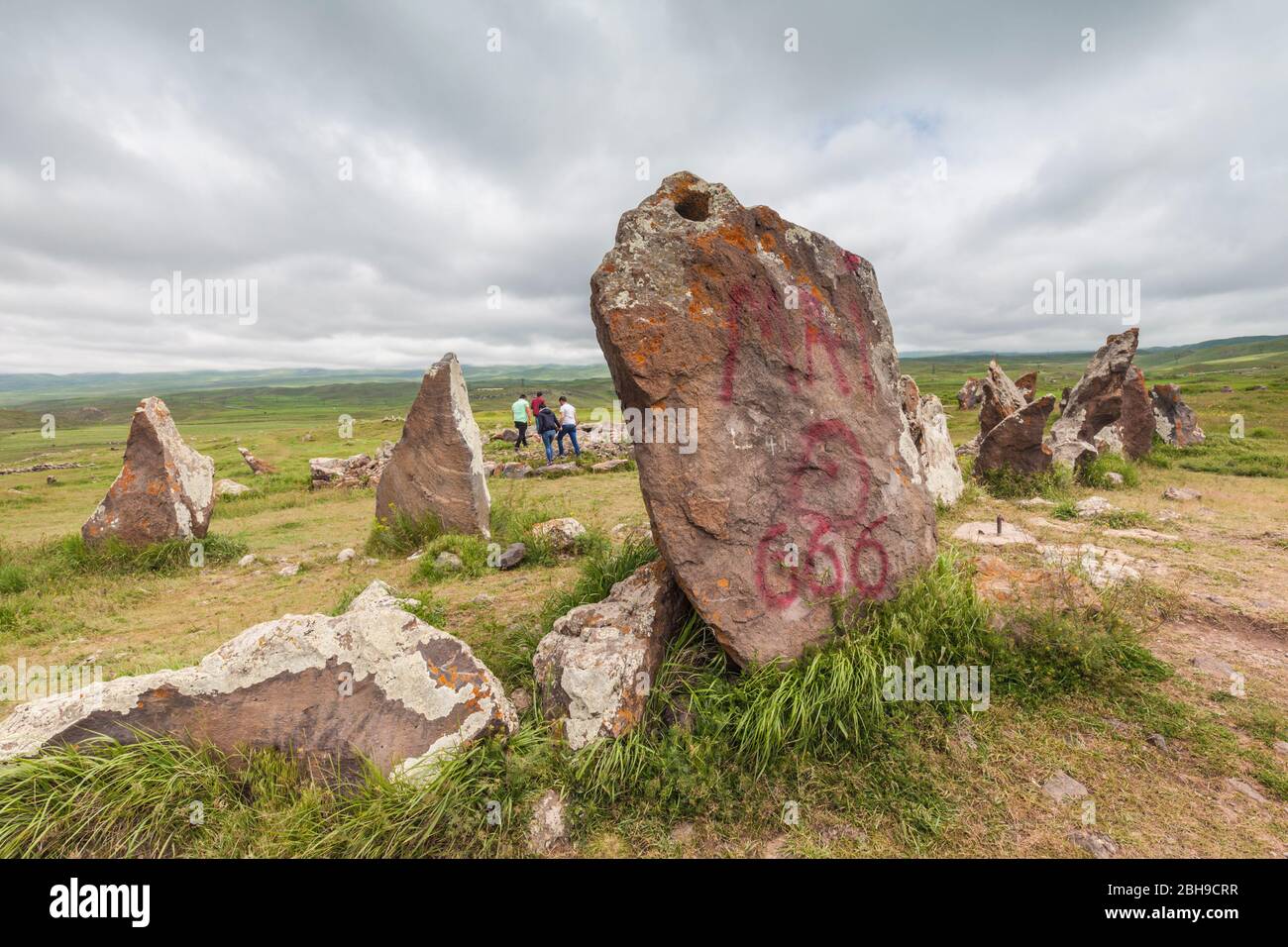 Armenia, Sisian, Zorats Karer, Carahunge, dispuestas piedras datan de 3000 A.C. Foto de stock