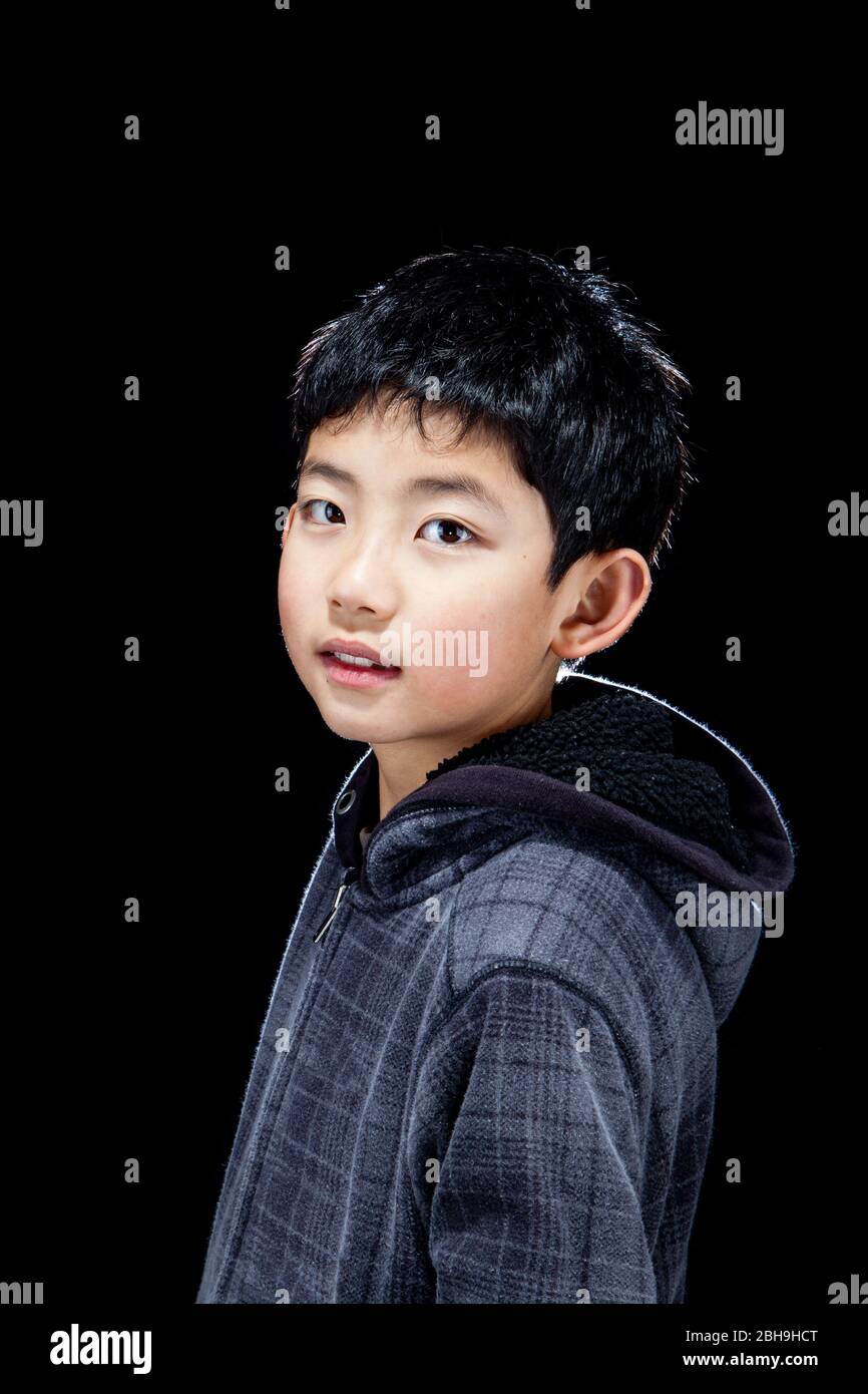 Retrato niño 9 años guapo fotografías e imágenes de alta resolución - Alamy