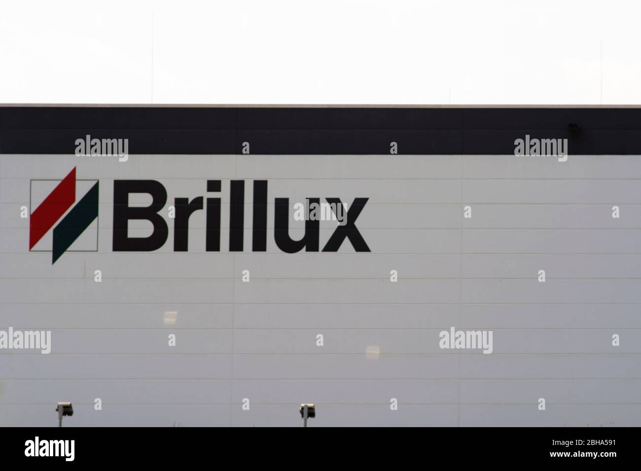 La fachada de la rama de Brillux Farben un proveedor directo de suministros de pintor con logotipo. Foto de stock