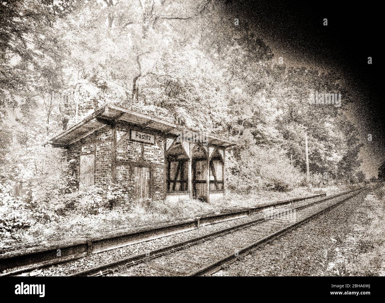 Casa rural, pista, bosque, editado digitalmente, High Key, RailArt Foto de stock