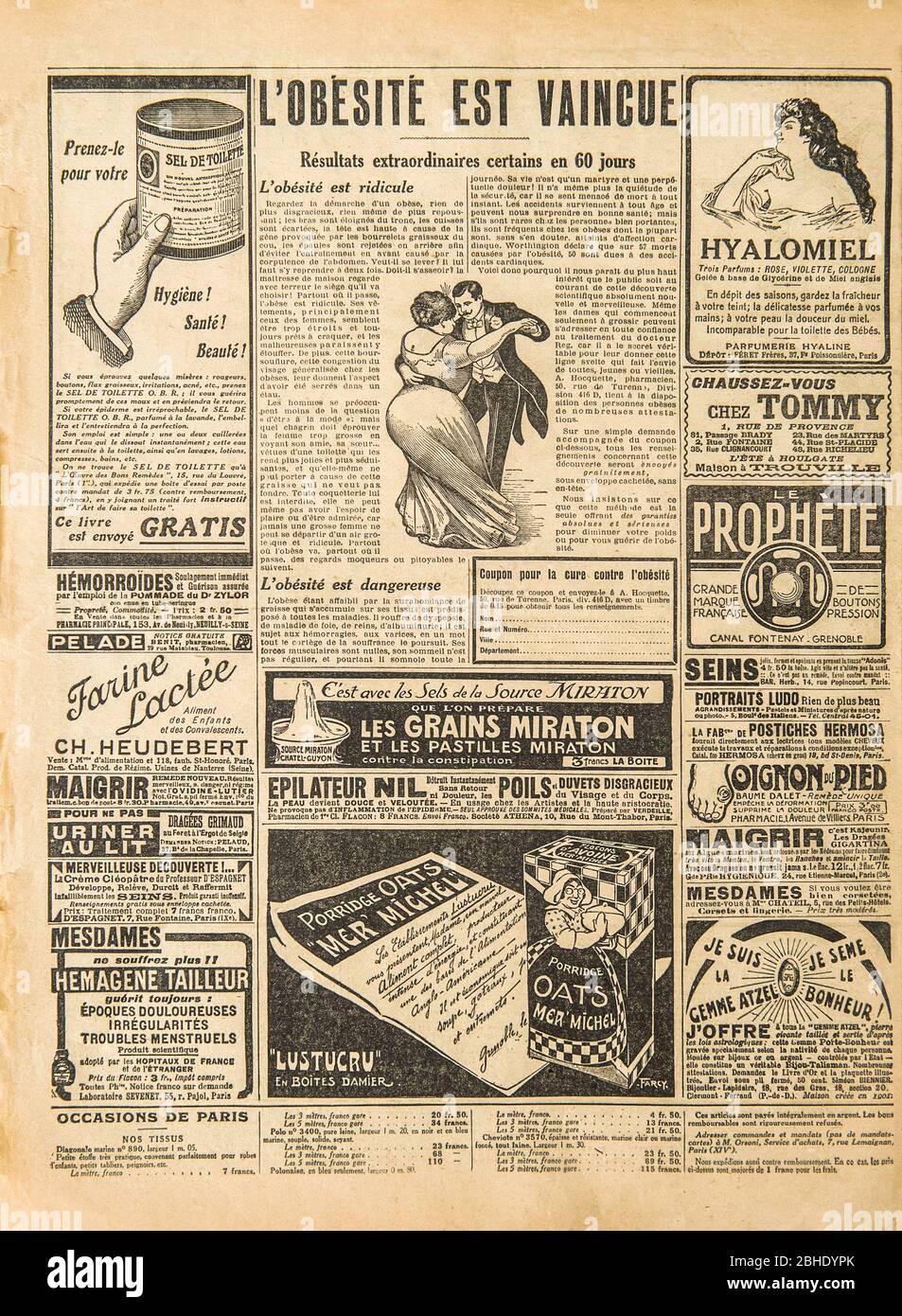 Fondo de papel usado. Páginas de periódicos antiguos con publicidad vintage  Fotografía de stock - Alamy