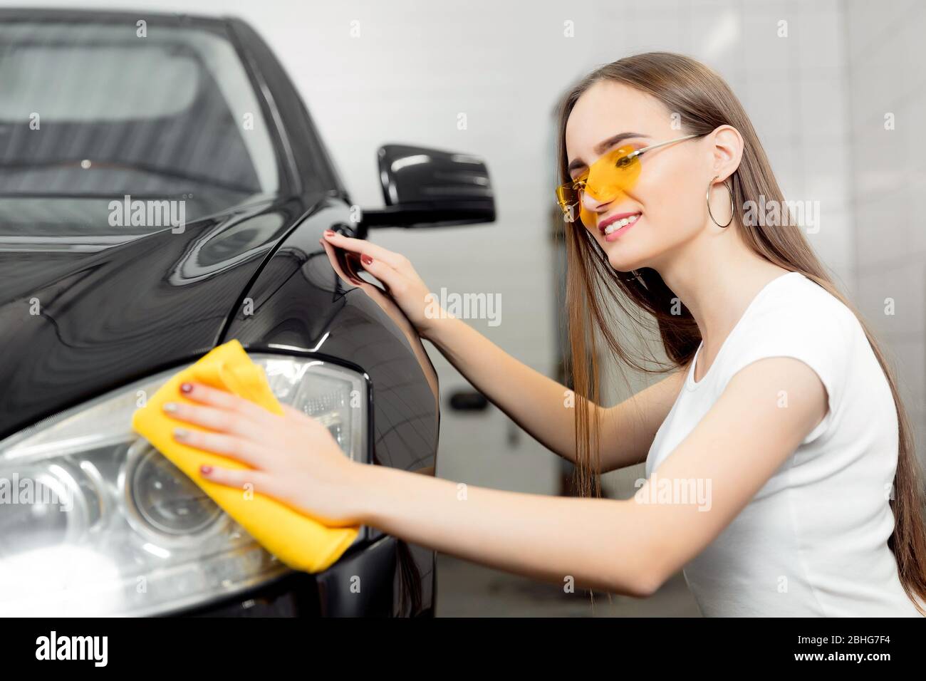Limpiador de faros de coche Fotografía de stock - Alamy