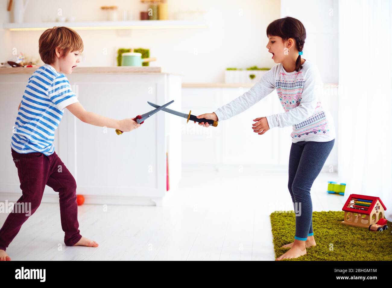 niños jugando a la cocina