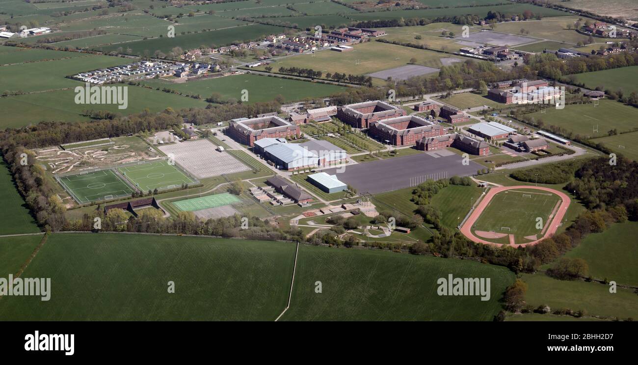 Vista aérea de los cuarteles Uniacke, Army Foundation College, Harrogate, North Yorkshire Foto de stock
