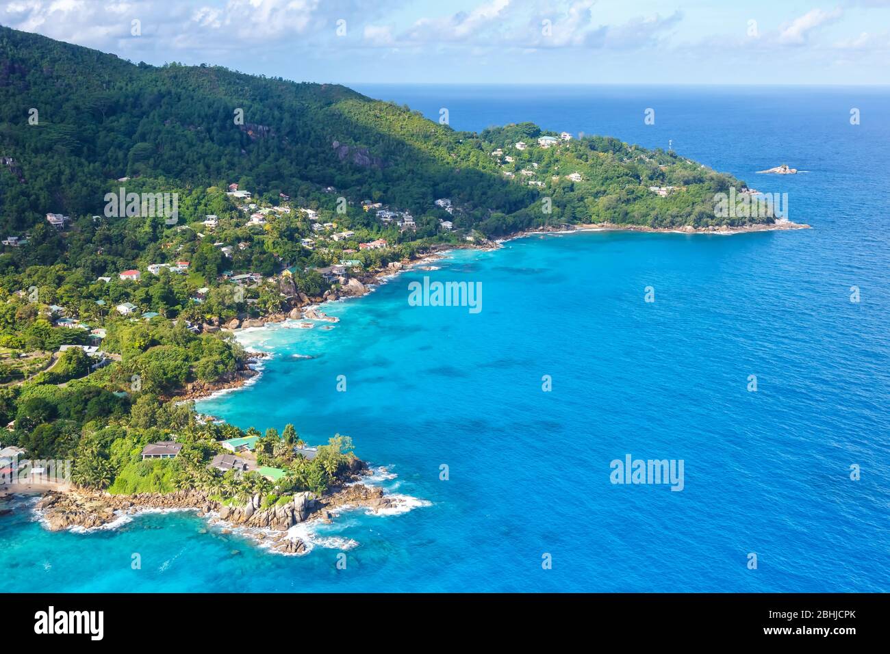 Seychelles paisaje villa de lujo playa Mahe vacaciones océano vista aérea foto viaje Foto de stock