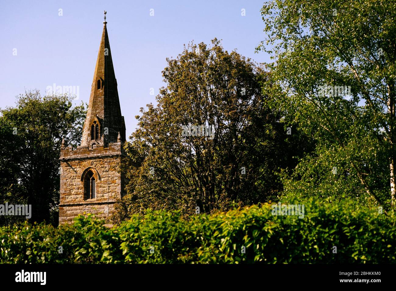 Iglesia de San Miguel y todos los Ángeles en Bugbrooke, Northamptonshire Foto de stock