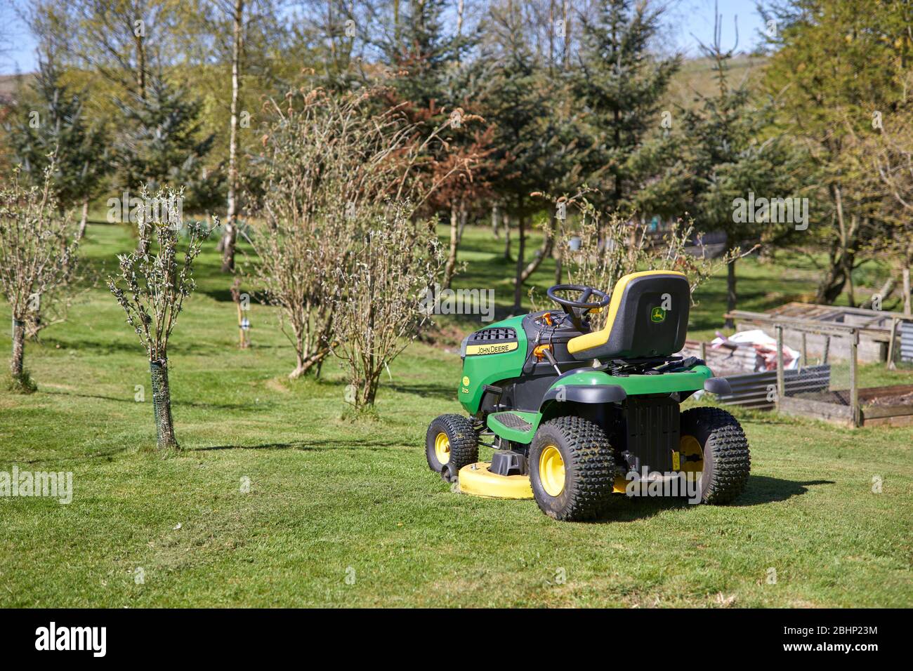 John deere mower e imágenes de alta resolución Página - Alamy