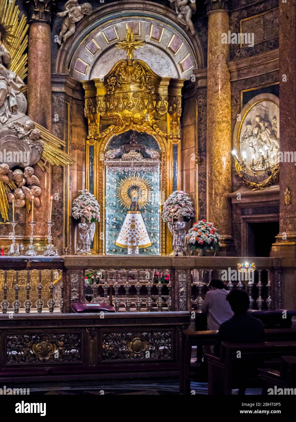 Santa capilla de nuestra Señora del Pilar. Basílica de nuestra Señora del  Pilar. Zaragoza. Aragón. España Fotografía de stock - Alamy