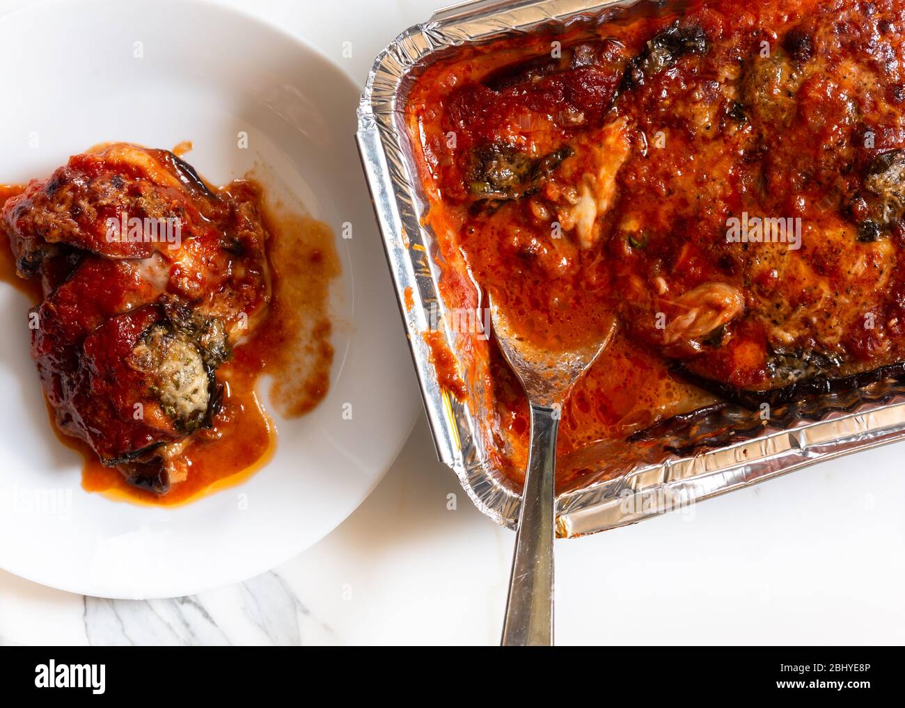 Parmigiana di melanzane, comida siciliana Fotografía de stock - Alamy