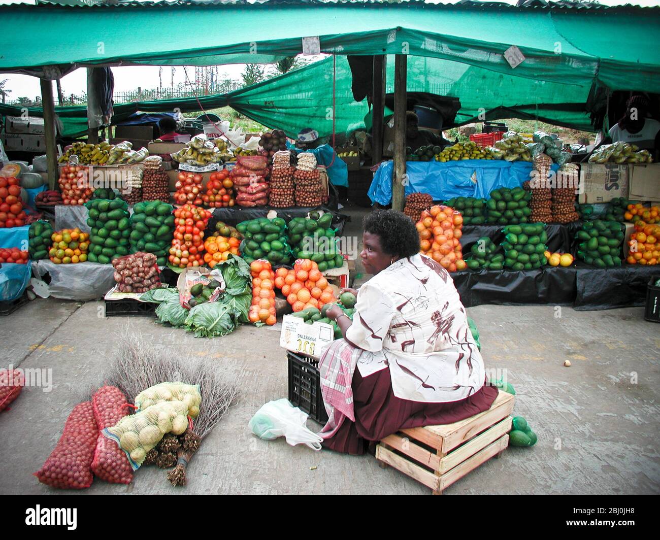 Mercado de frutas y verduras en Nelspruit - Mpumalanga, Sudáfrica - Foto de stock