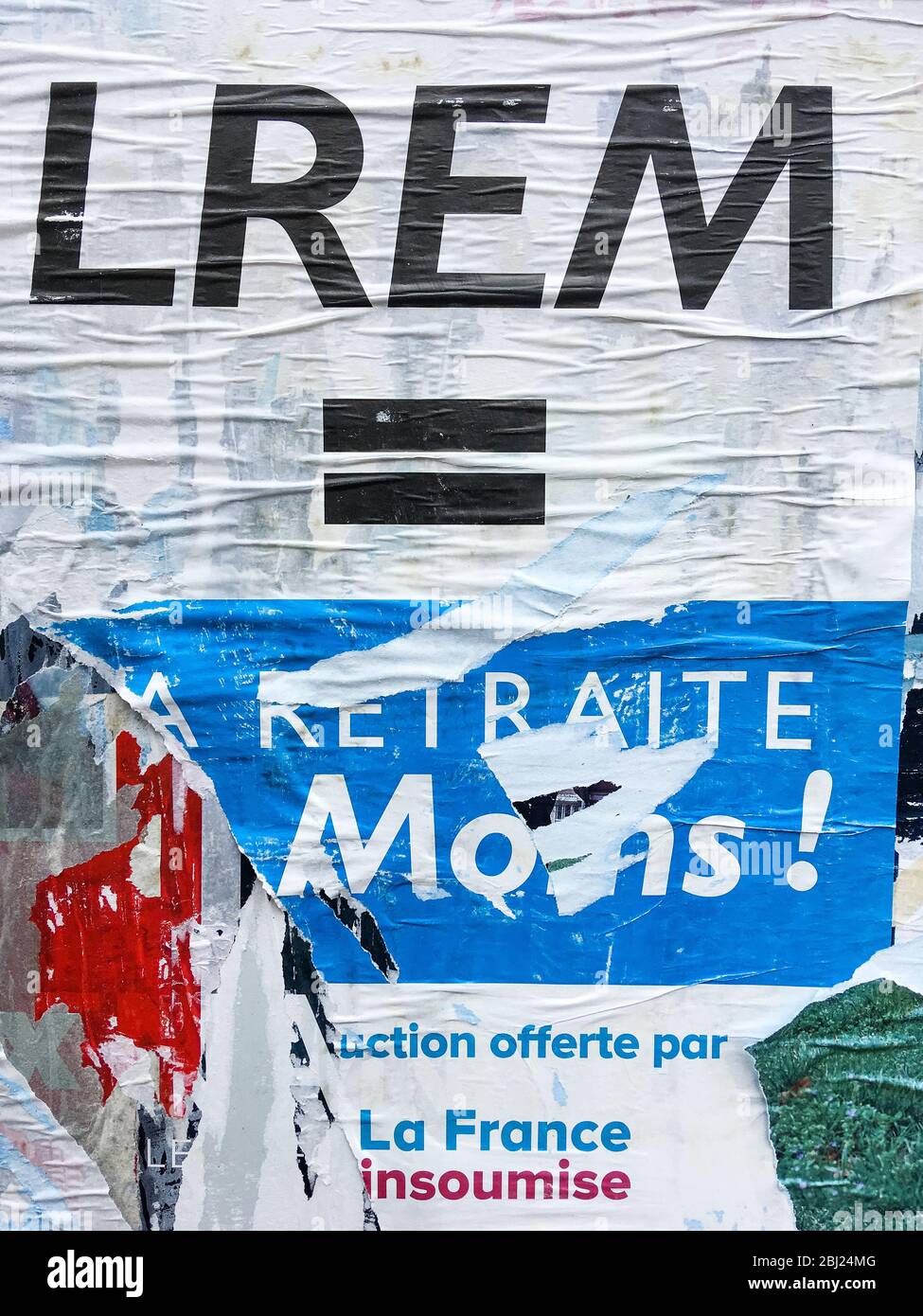 Pósteres políticos rasgados leyendo LREM (la Republique en Marche), Bron, francia Foto de stock