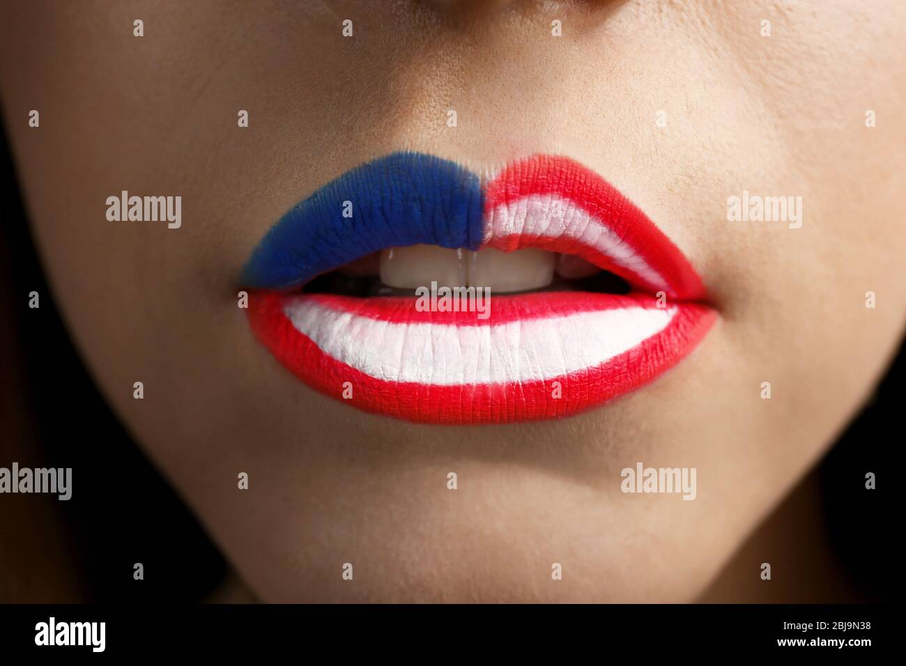 Estados Unidos bandera nacional maquillaje en los labios de la mujer  Fotografía de stock - Alamy