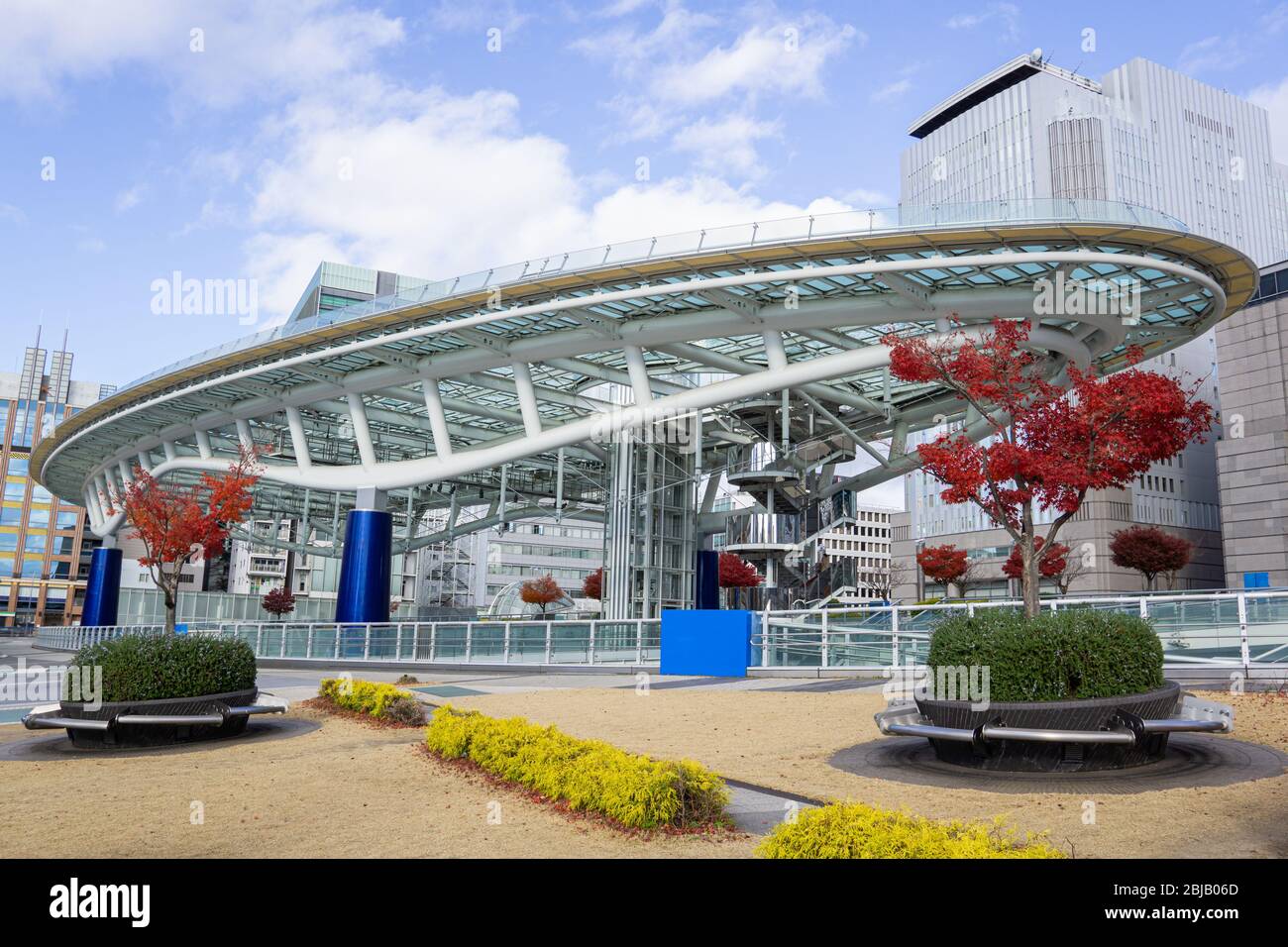 Oasis 21 es un moderno complejo comercial en el corazón del distrito Sakae de Nagoya, cerca de los principales destinos comerciales, inaugurado en 2002. La impresionante estructura Foto de stock