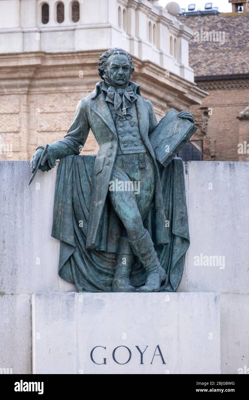 Estatua de bronce del pintor español Francisco Goya en Zaragoza, España, Europa Foto de stock