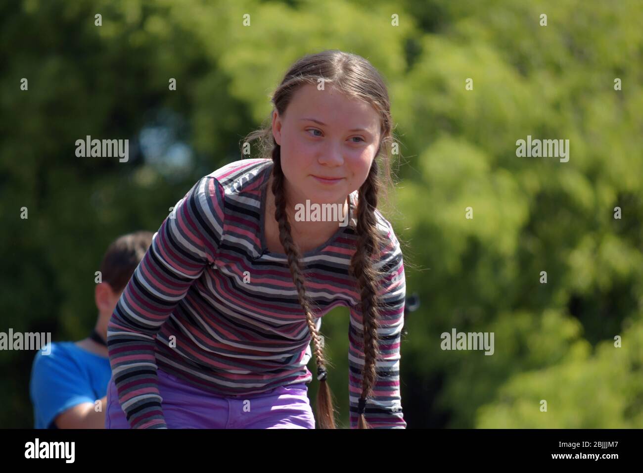 Greta Tintín Eleonora Ernman Thunberg è un'attivista svedese per lo sviluppo sostenibile e contro il cambiamento climatico. È nota per le sue manifiesto Foto de stock