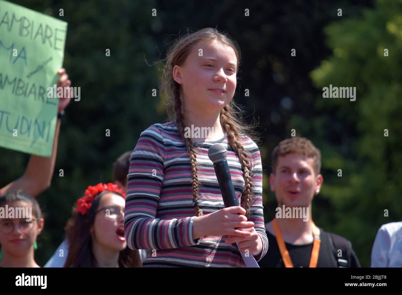 Greta Tintín Eleonora Ernman Thunberg è un'attivista svedese per lo sviluppo sostenibile e contro il cambiamento climatico. È nota per le sue manifiesto Foto de stock