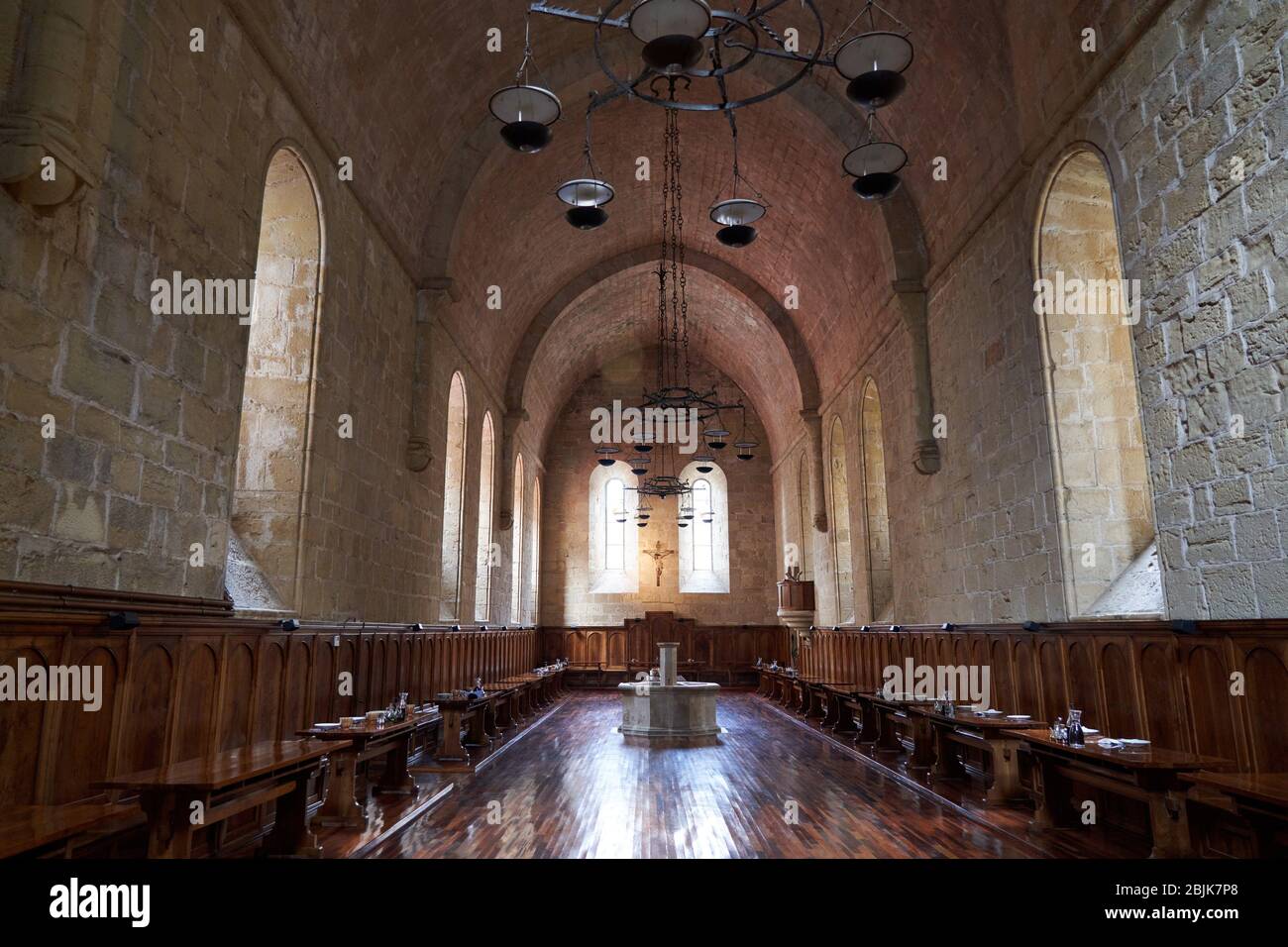 Refectorio de los monjes, Monasterio de Santa María de Poblet, provincia de Tarragona, Cataluña, España, Europa Foto de stock