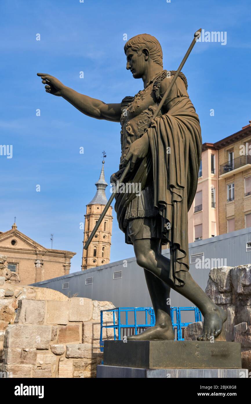 Monumento a César Augusto, Zaragoza, Aragón, España, Europa Foto de stock