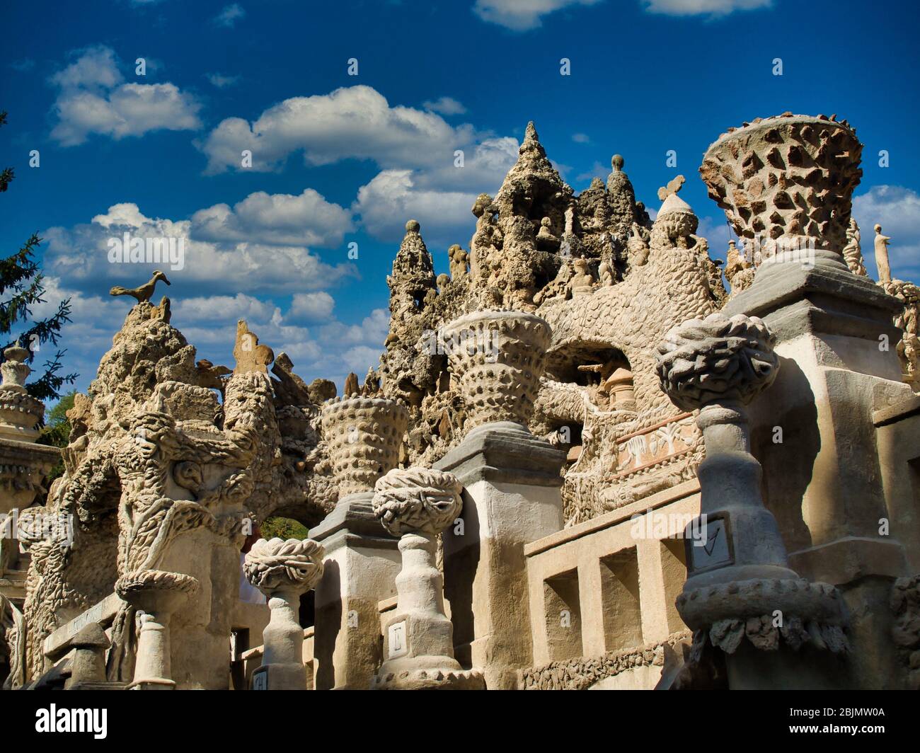 Palais ideal, Hauterives, Drome Department, región Auvergne-Rh'ne-Alpes, Francia. Foto de stock