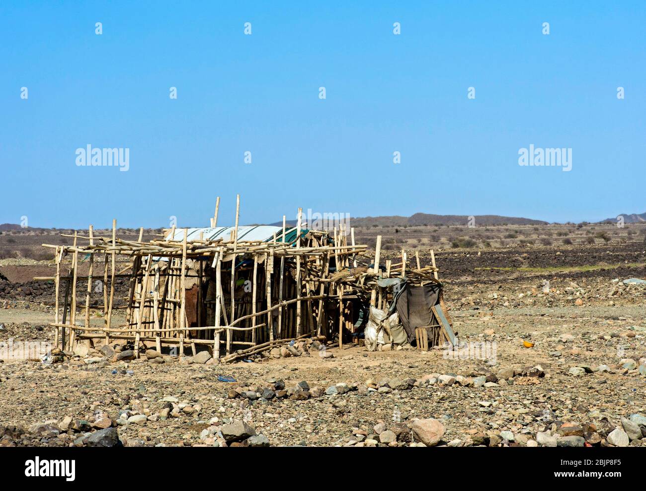 Refugio tradicional de los nómadas afar, Valle de Danakil, Provincia de Afar, Etiopía Foto de stock