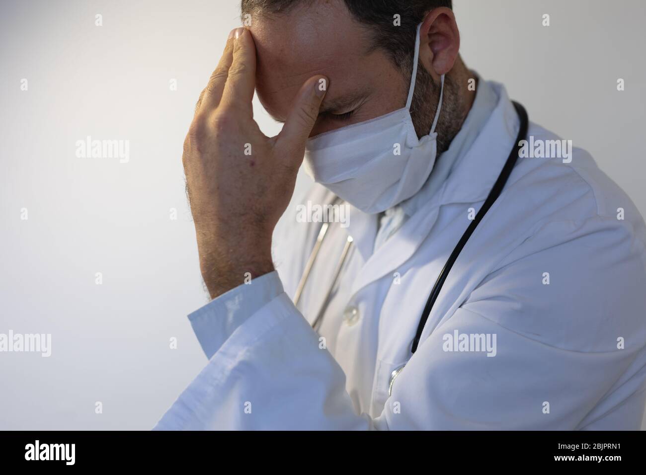 Trabajador de salud durante la pandemia de covido19 coronavirus Foto de stock