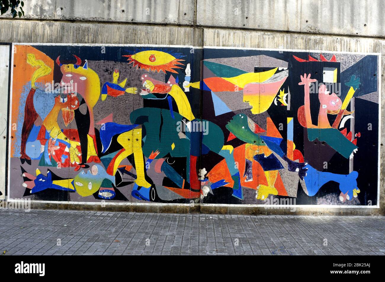 Guernica picasso pintura fotografías e imágenes de alta resolución - Alamy