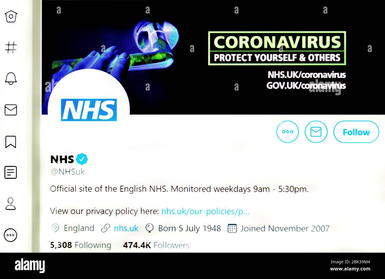 Twitter page (Mayo 2020) : NHS / English National Health Service Foto de stock