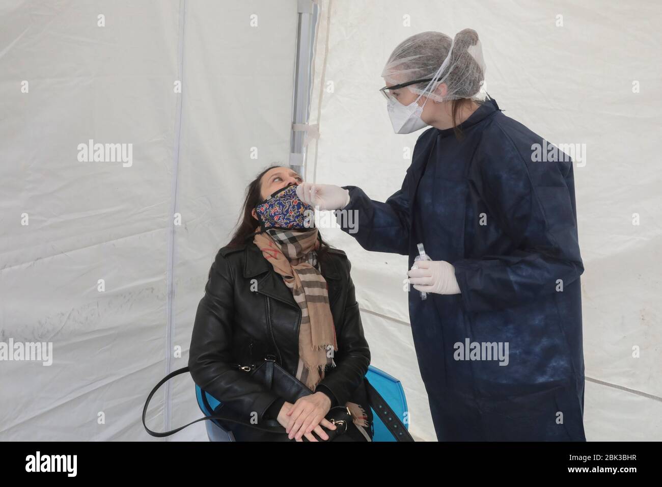PRUEBAS COVID19 EN PARÍS Fotografía de stock Alamy