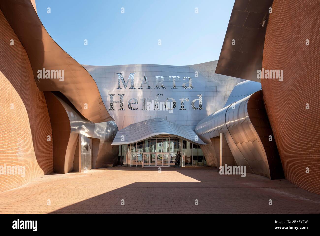 Herford, Museum für zeitgenössische Kunst, 2005 von Frank Gehry erbaut, Eingang Foto de stock