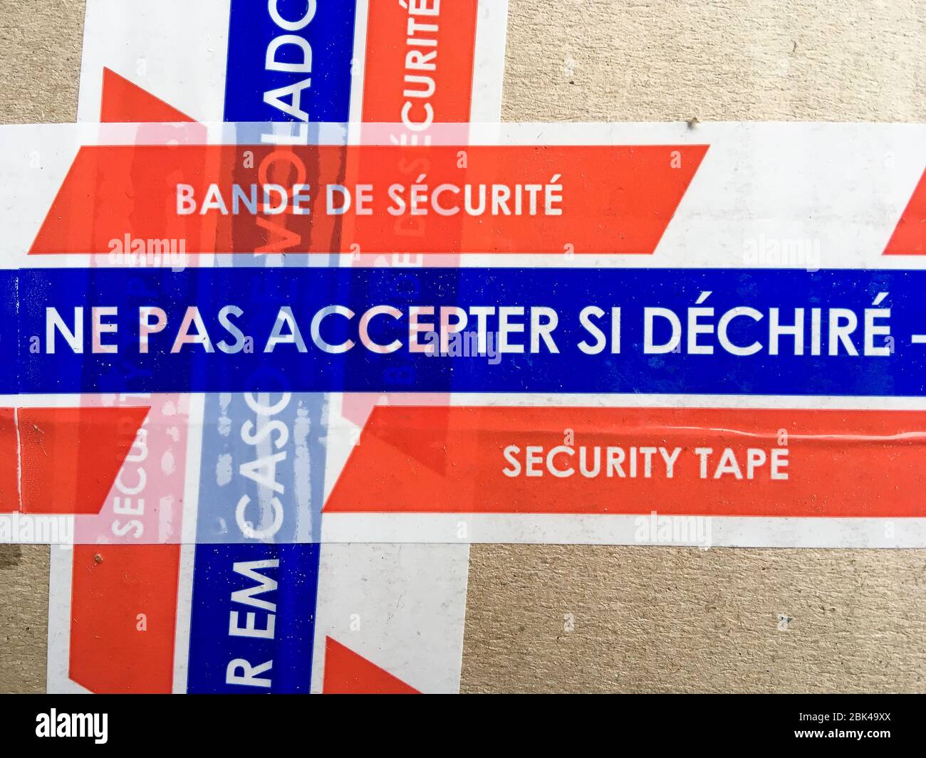 Banda de seguridad para envío de paquetes, Francia Fotografía de stock -  Alamy