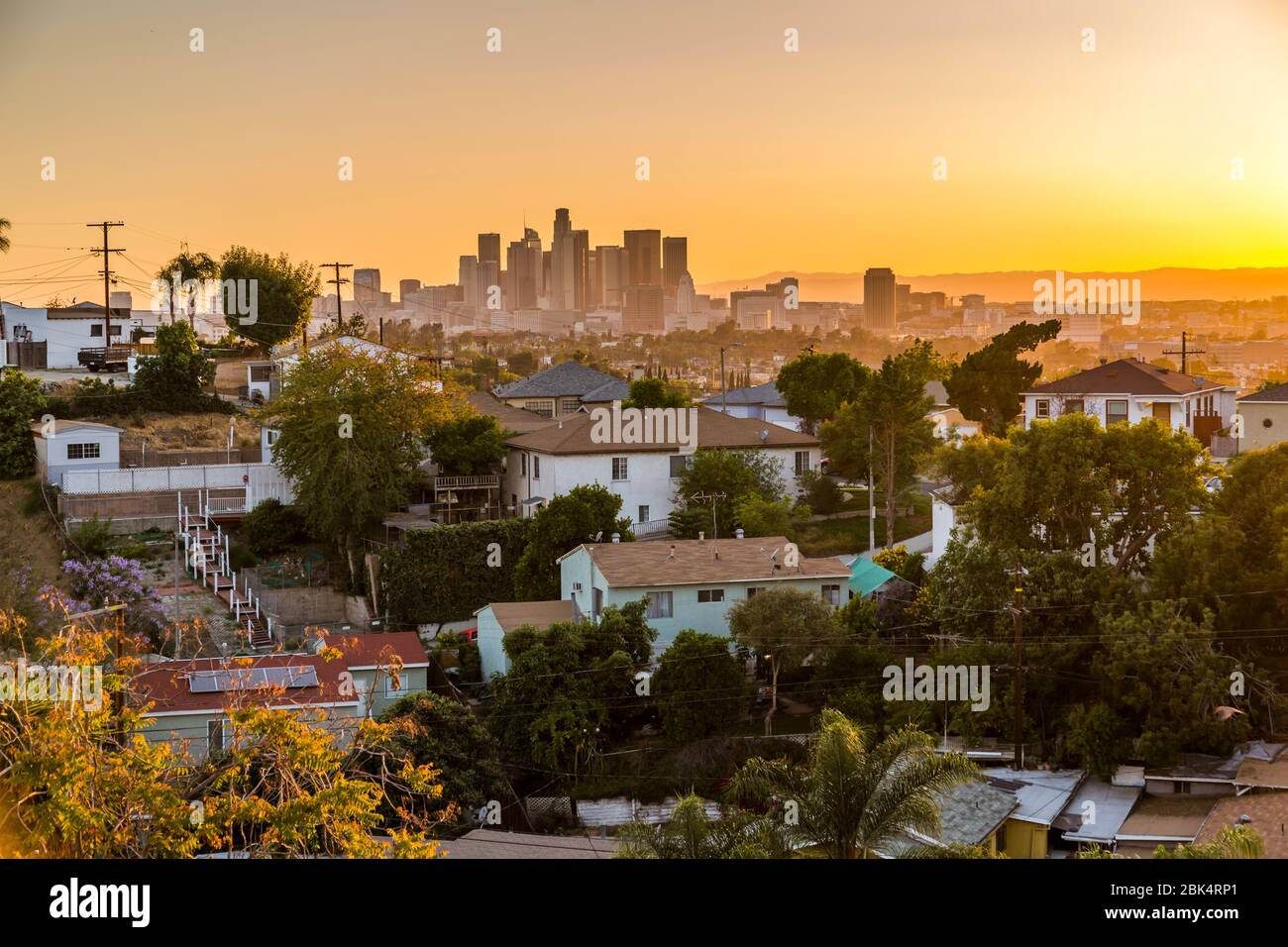 Vista del horizonte del centro al atardecer, los Ángeles, California, Estados Unidos de América Foto de stock