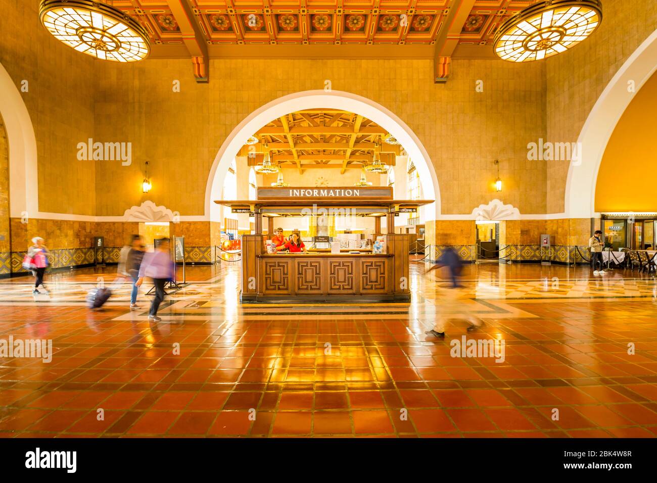 Vista del interior de Union Station en Los Ángeles, California, Estados Unidos de América, América del Norte Foto de stock