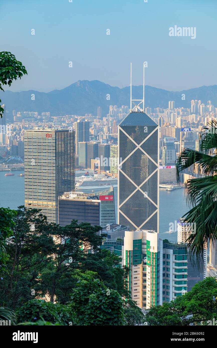 Banco de China y rascacielos de la isla de Hong Kong y Kowloon, Hong Kong Foto de stock