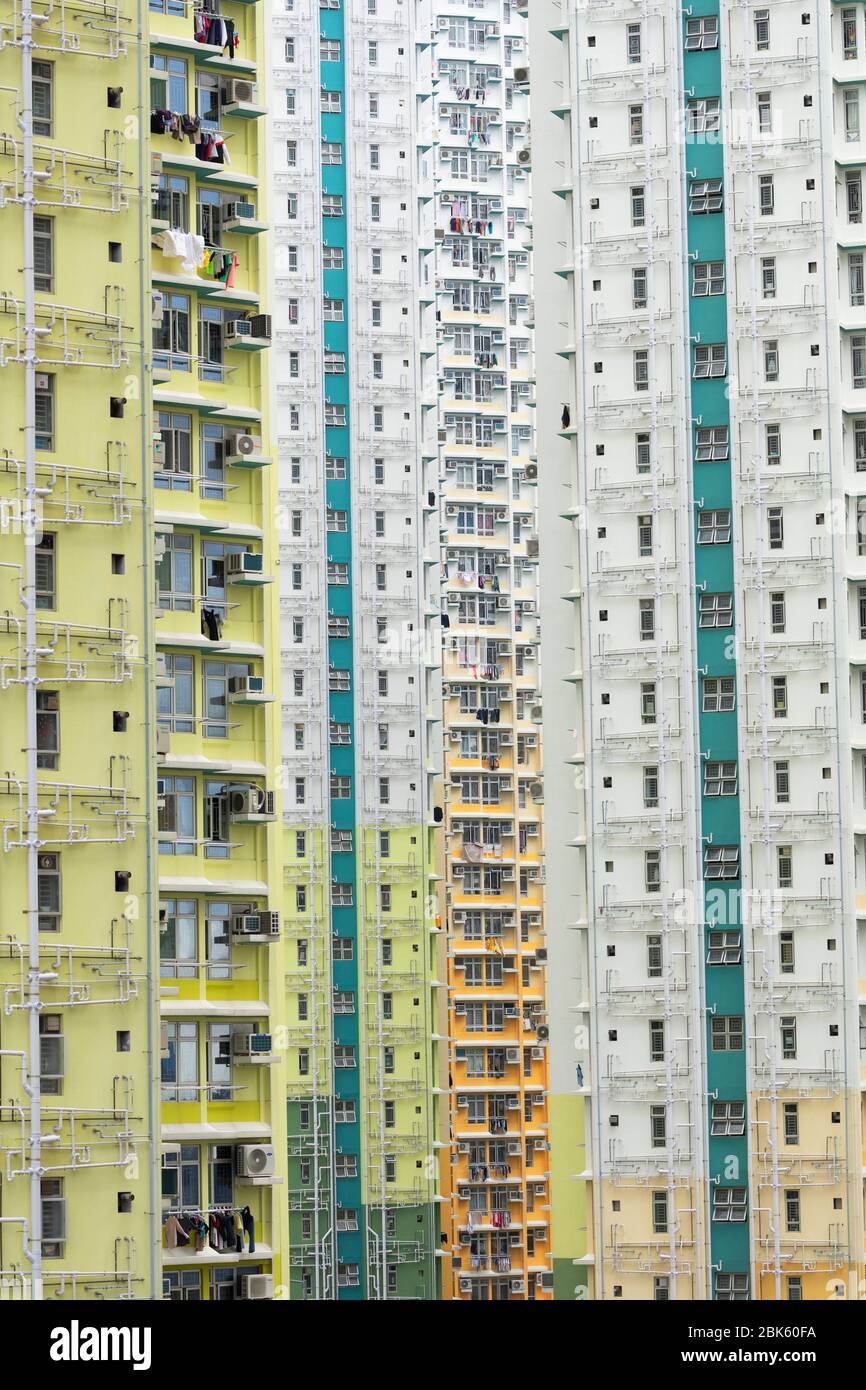 Viviendas de colores en el estado de Tai, Kowloon, Hong Kong Foto de stock