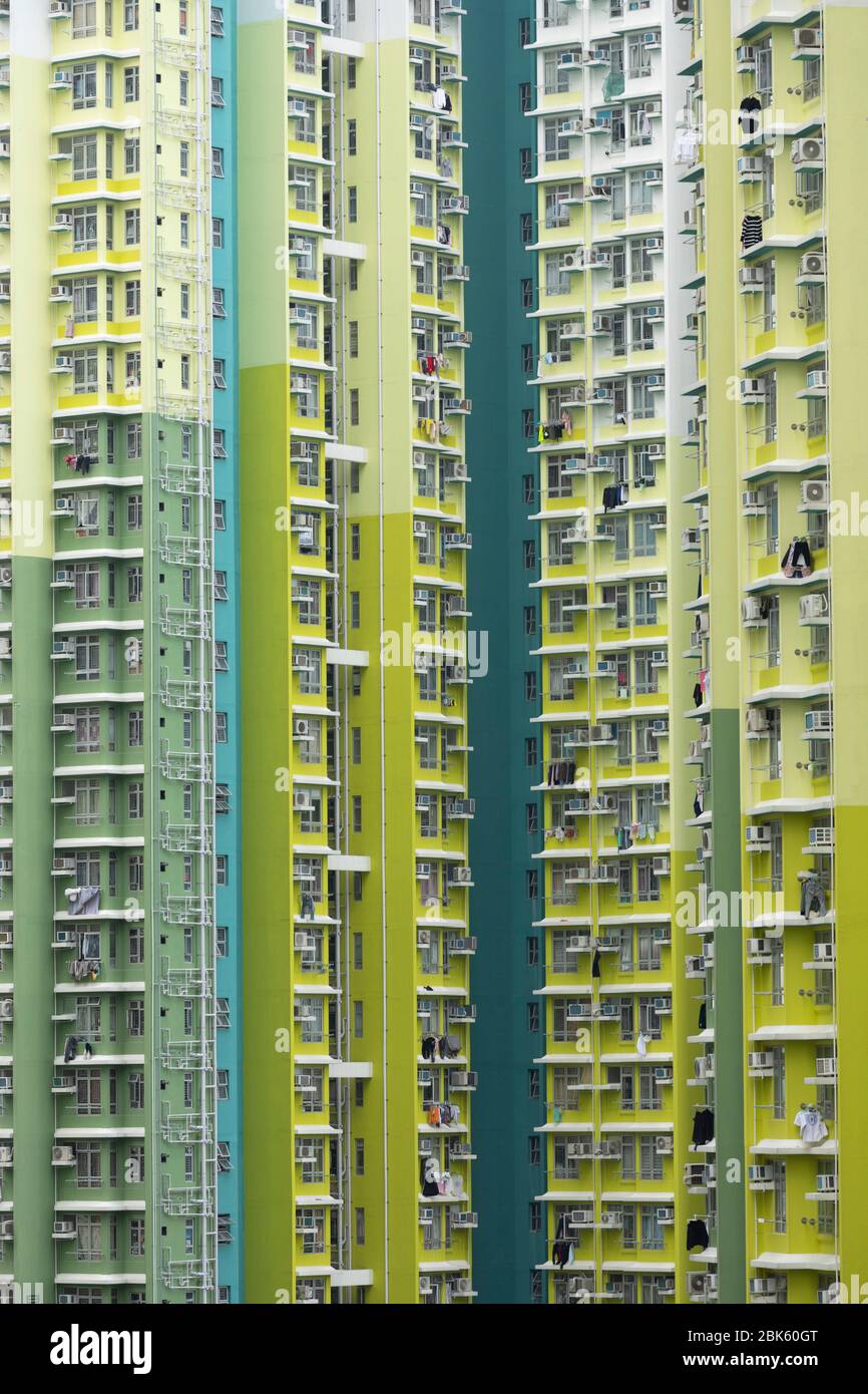 Viviendas de colores en el estado de Tai, Kowloon, Hong Kong Foto de stock