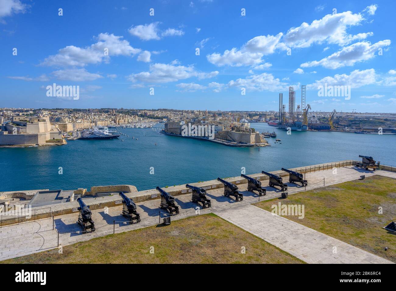 Vista de las 3 ciudades desde la batería de saluting en Valletta, Malta. Foto de stock