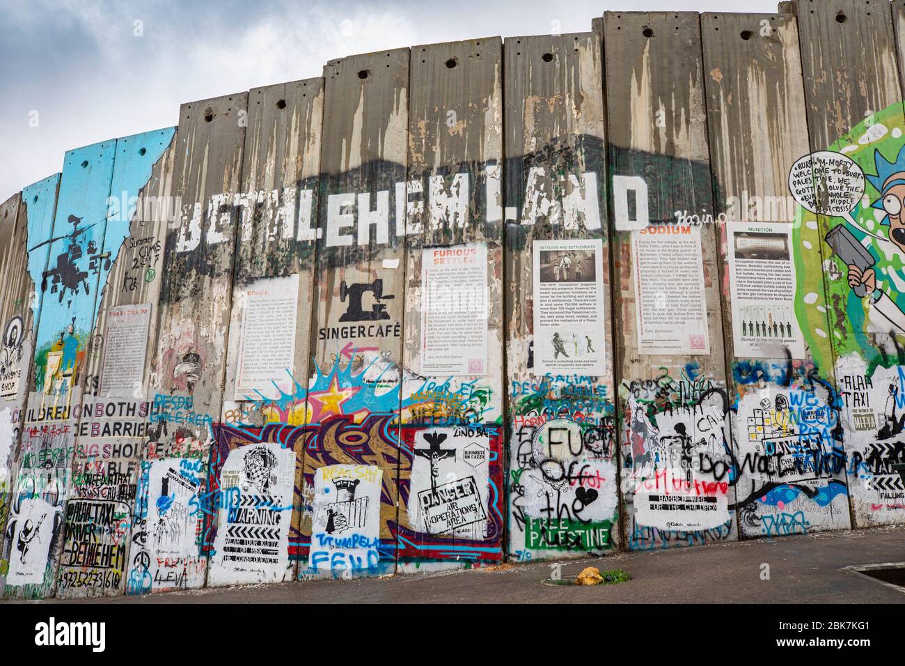 Graffiti en el muro fronterizo de Israel en Belén, Palestina Foto de stock