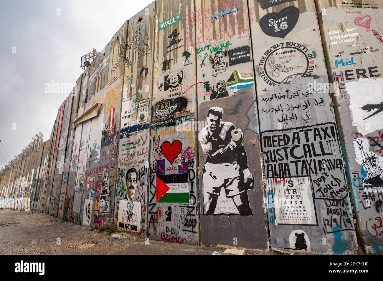 Graffiti en el muro fronterizo de Israel en Belén, Palestina Foto de stock