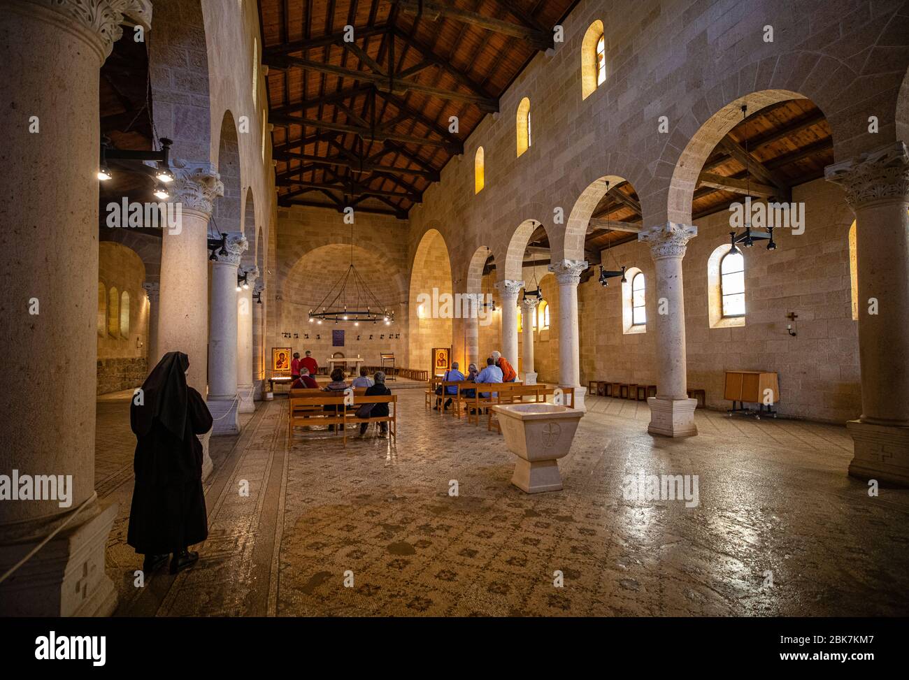 Iglesia de la multiplicación de los panes y peces en Tabgha, Israel Foto de stock