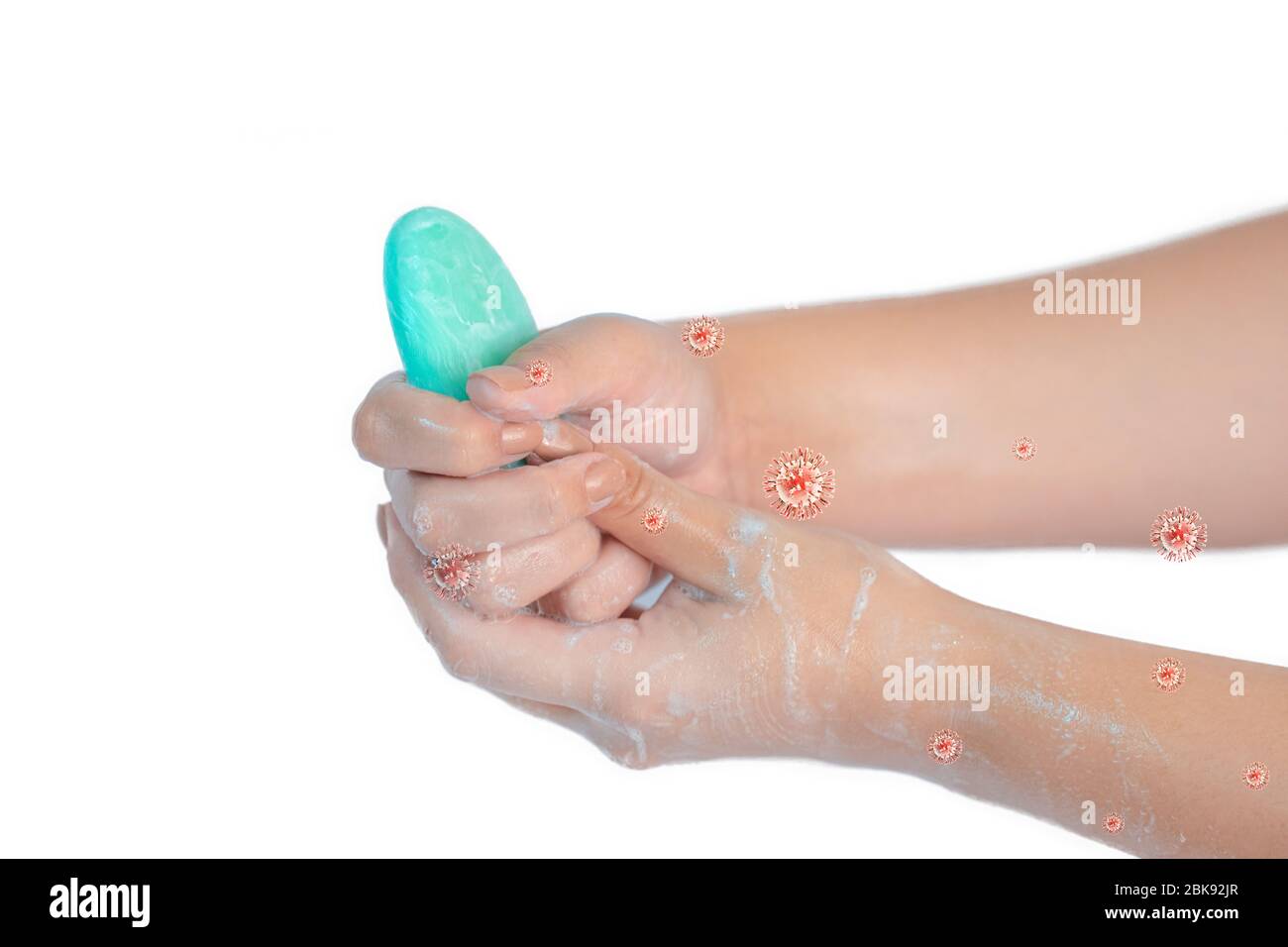 Primer plano de lavarse las manos con jabón con el virus de la corona roja aislado sobre fondo blanco. Prevención del coronavirus higiene de manos. Virus de la corona pandemia pro Foto de stock