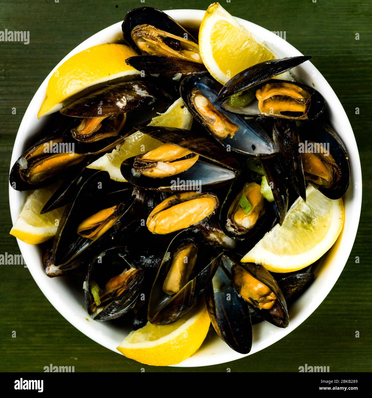 Mejillones cocidos conchas abiertas