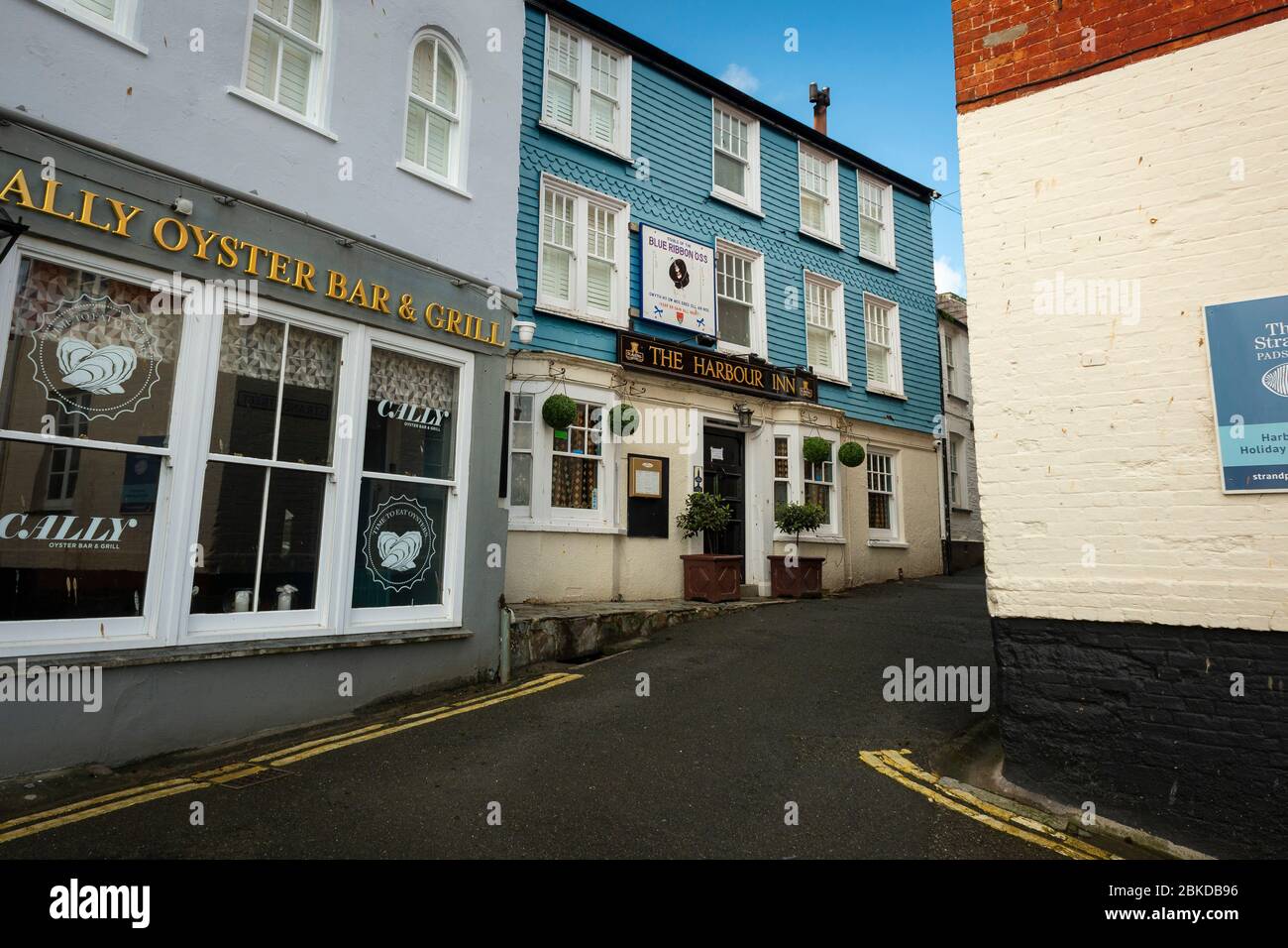 Padstow, Cornwall, Reino Unido. 01/05/2020. Normalmente un gran evento en el calendario de Cornualles, Obby OSS día de este año fue abandonado y las calles permanecieron vacías Foto de stock