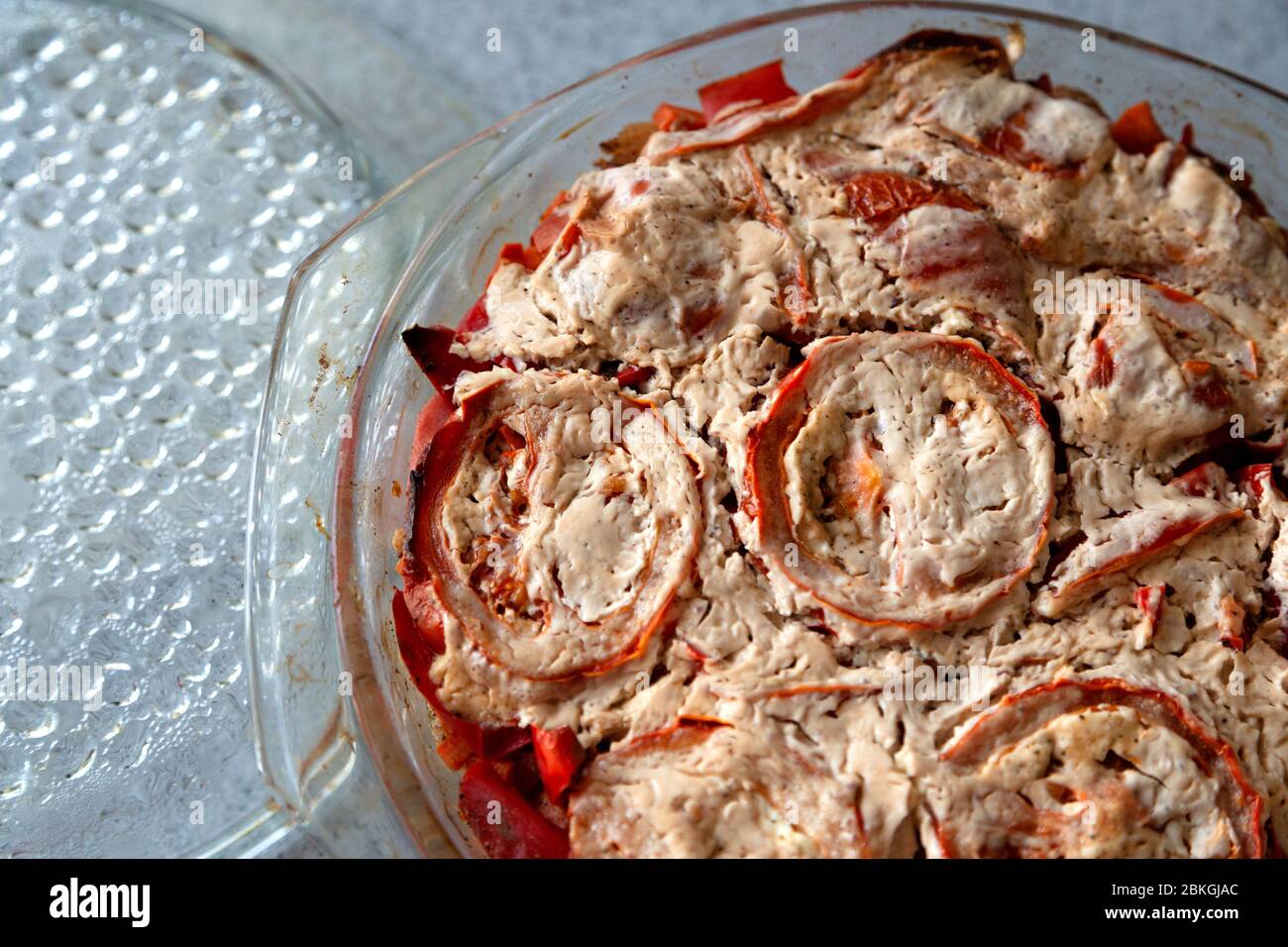 Plato de verduras con tomates, vista superior Foto de stock