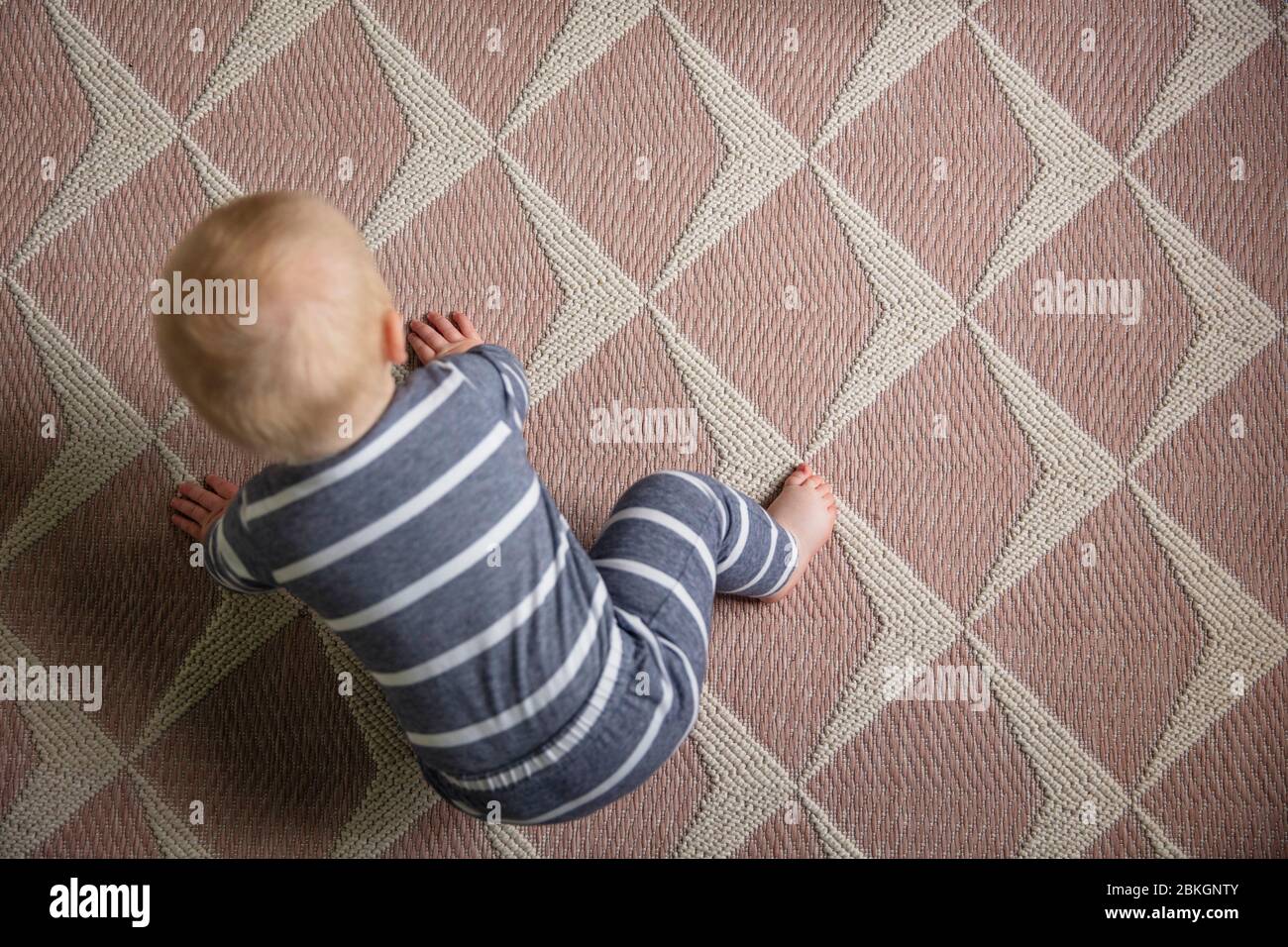 Bebe De 7 Meses Fotos E Imagenes De Stock Alamy