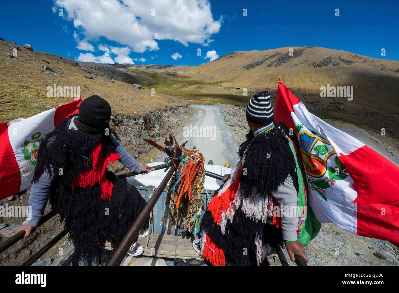 Perú, Cusco, Mahuayani, Cordillera de Sinakara, comunidad indígena Q'ero, clan Quiko, en camión a Mawoyani, punto de partida de la peregrinación de Qoyllur R'iti Foto de stock