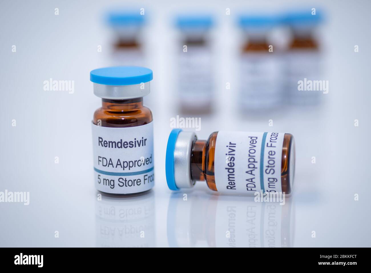 Medicamento antiviral Remdesivir aprobado por la FDA para el tratamiento de la nueva pandemia de coronavirus COVID-19 Foto de stock