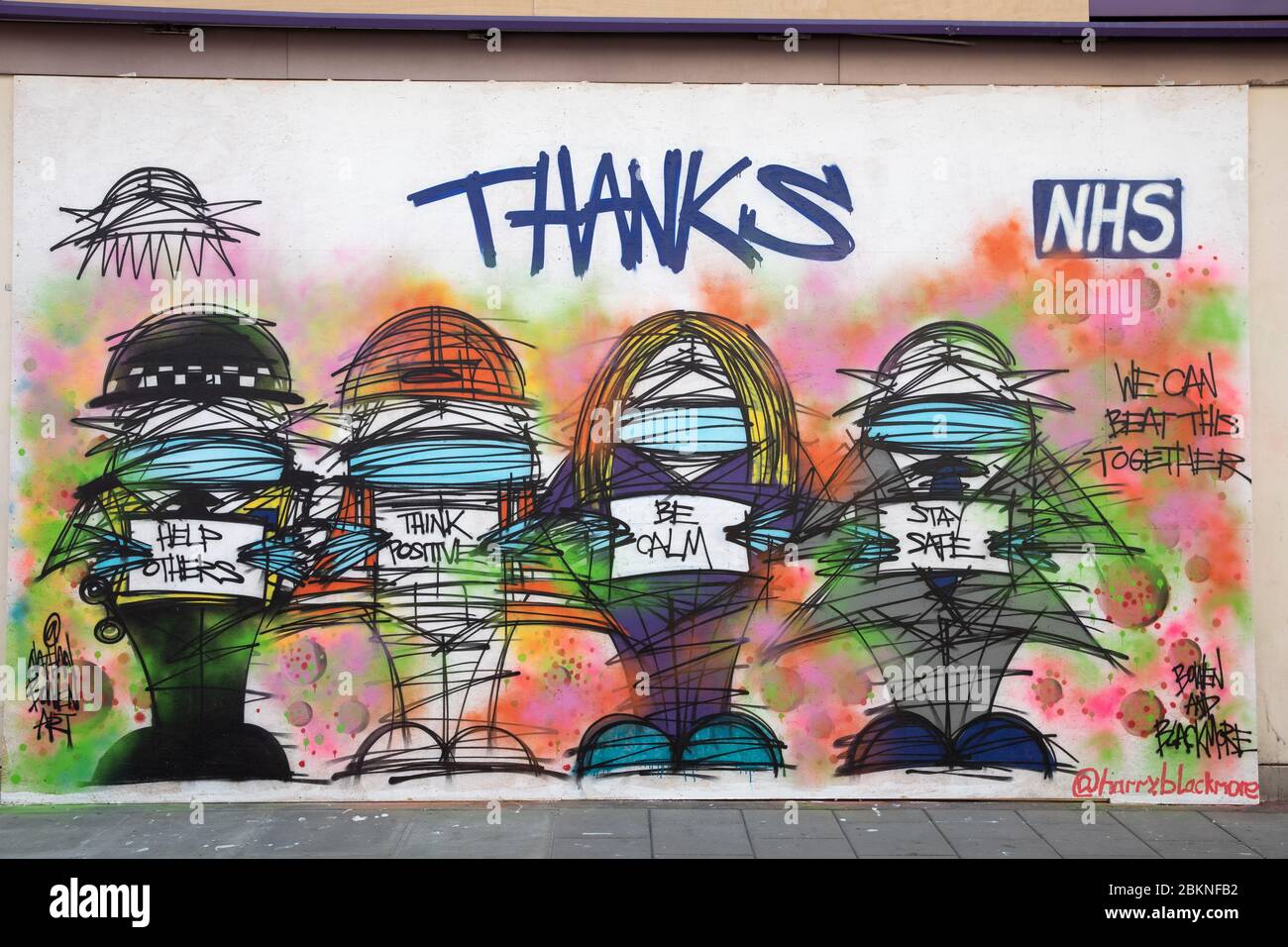 Gracias NHS mural del artista de calle Nathan Bowen Foto de stock