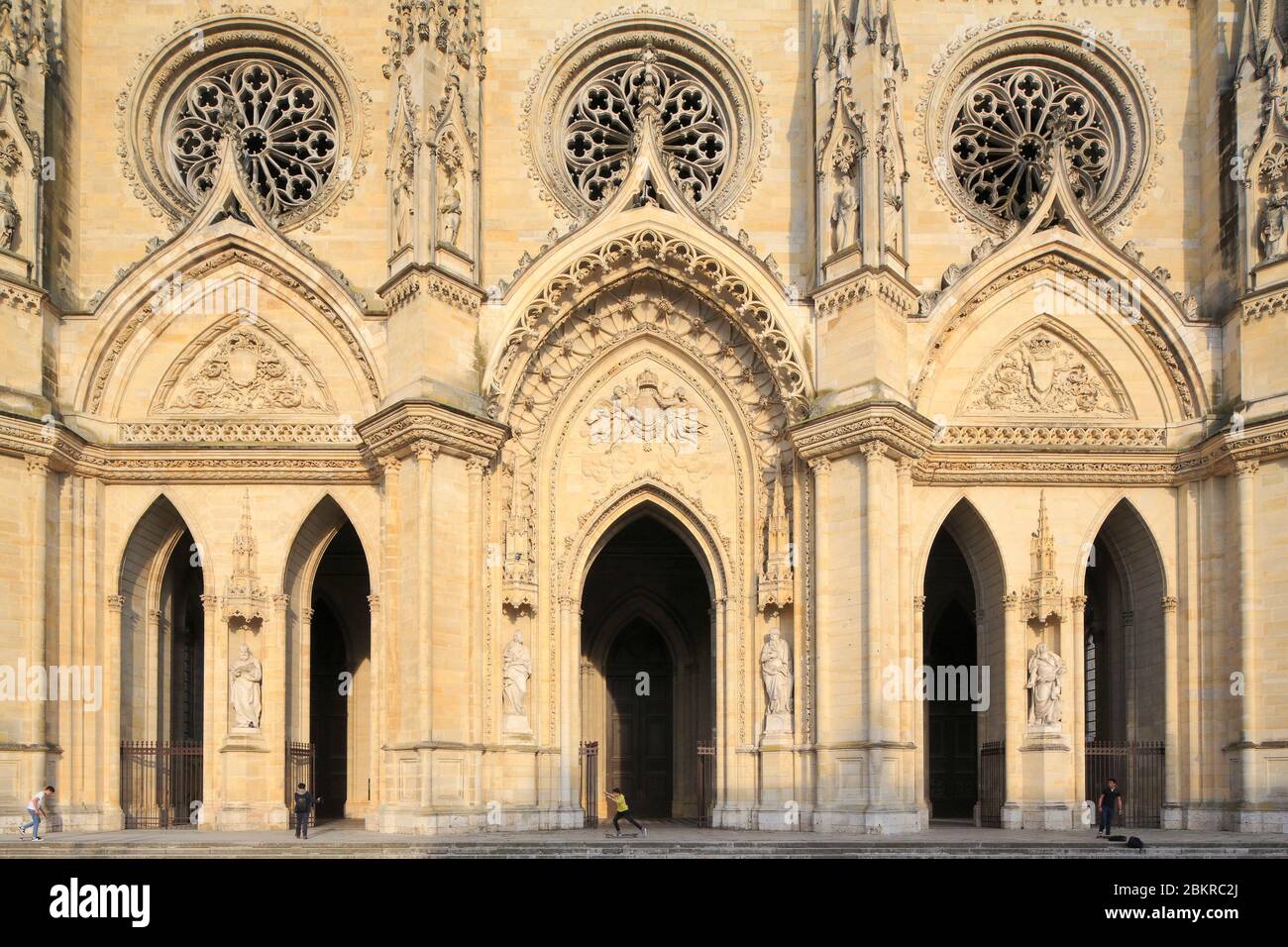 Francia, Loiret, Orleans, la catedral de Sainte Croix (1601-1829) en estilo gótico Foto de stock