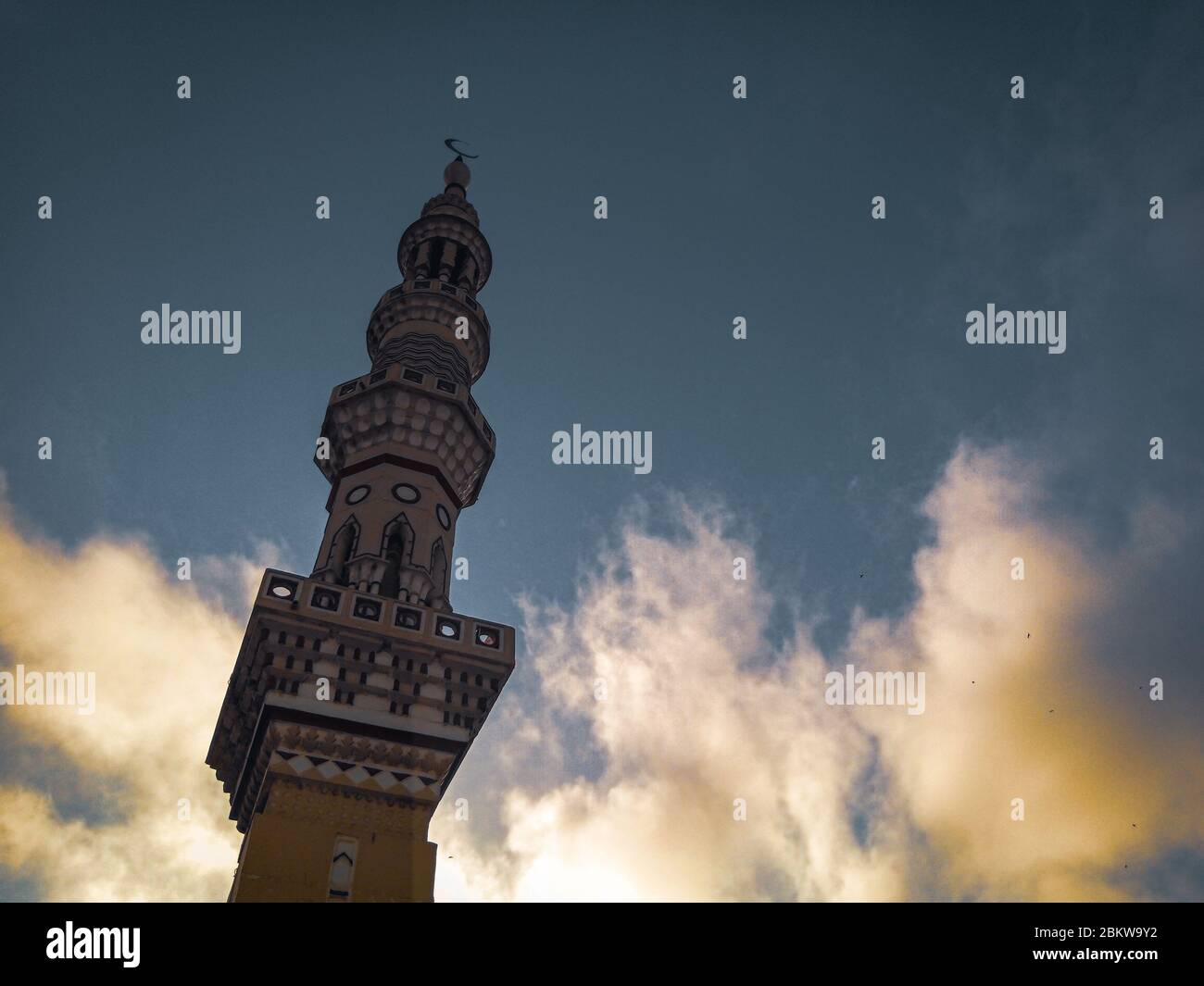 Hermosa vista de la mezquita en Karachi Pakistán Foto de stock
